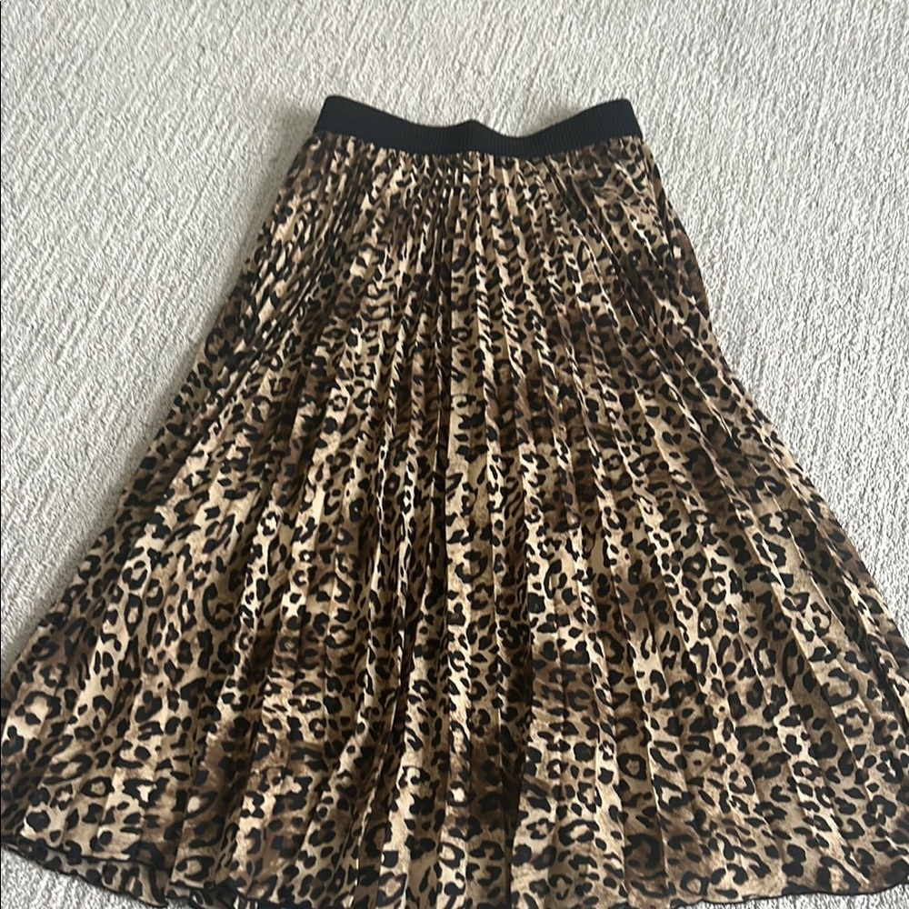 H&M Leopard Print Pleated Skirt